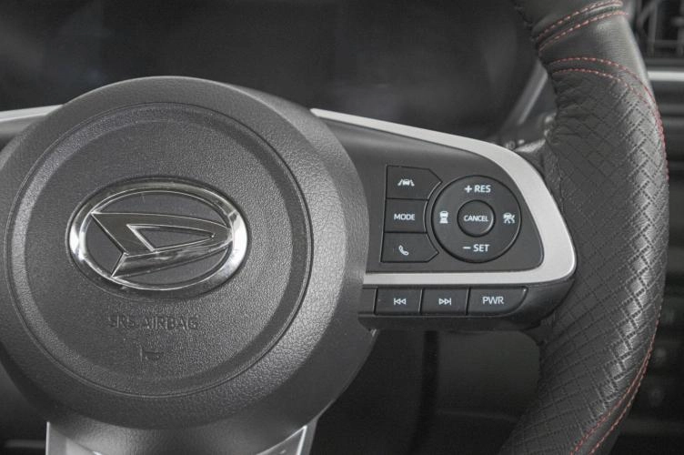 Daihatsu Rocky 17 из 22