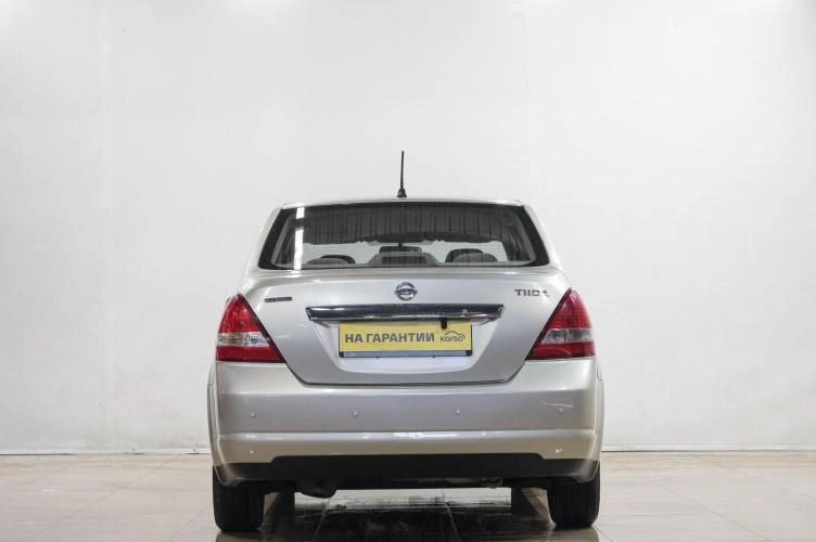 Nissan Tiida Latio 5 из 6