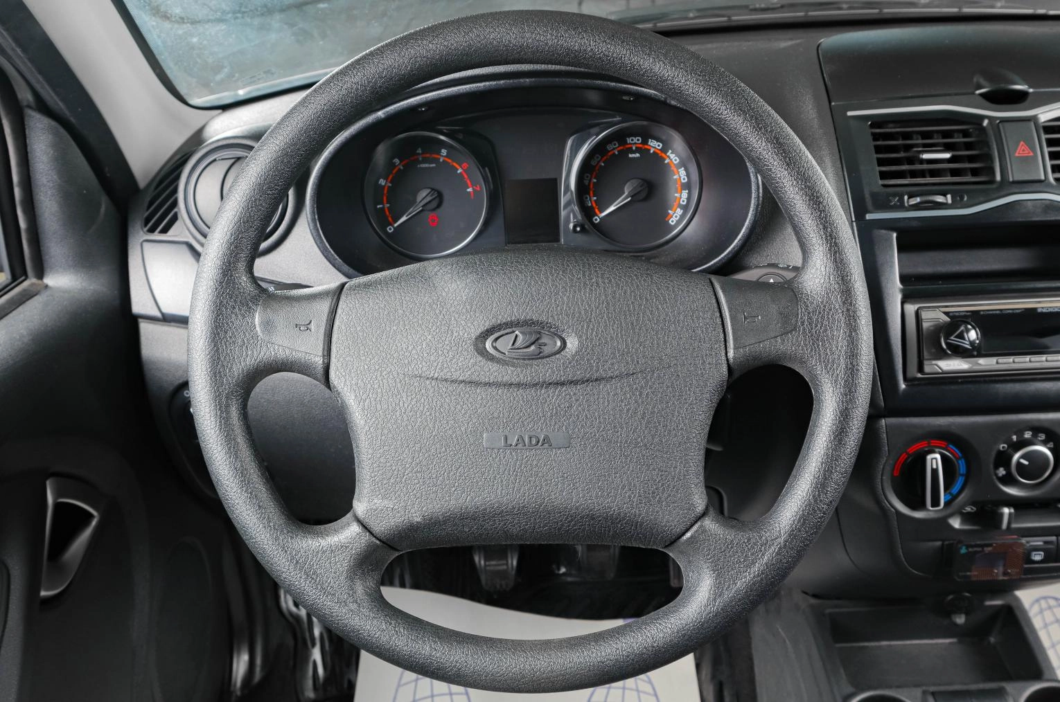 ВАЗ (LADA) Granta 13 из 16