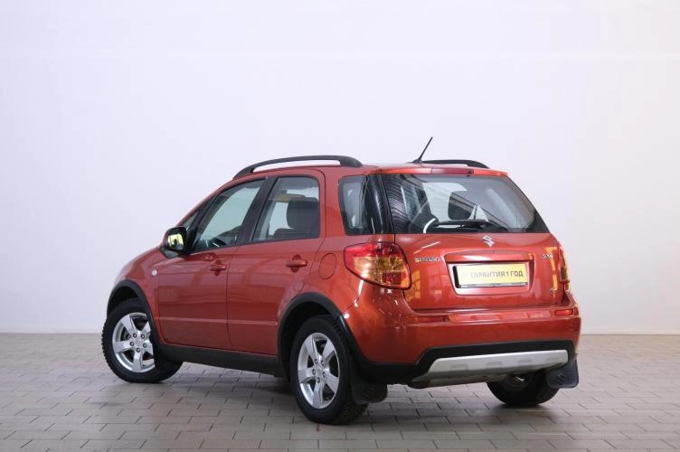 Suzuki SX4 4 из 6