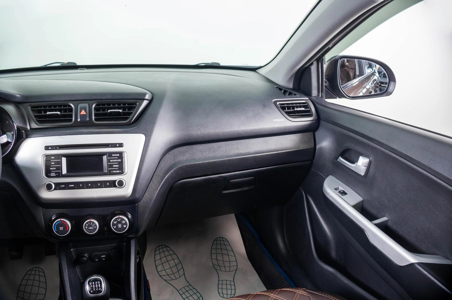 KIA Rio 13 из 22