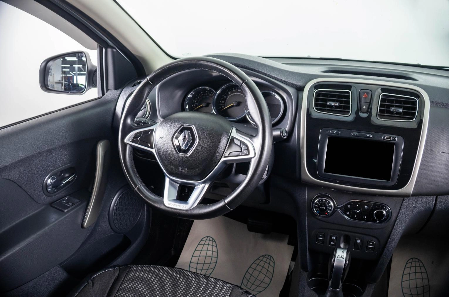 Renault Logan Stepway 11 из 22