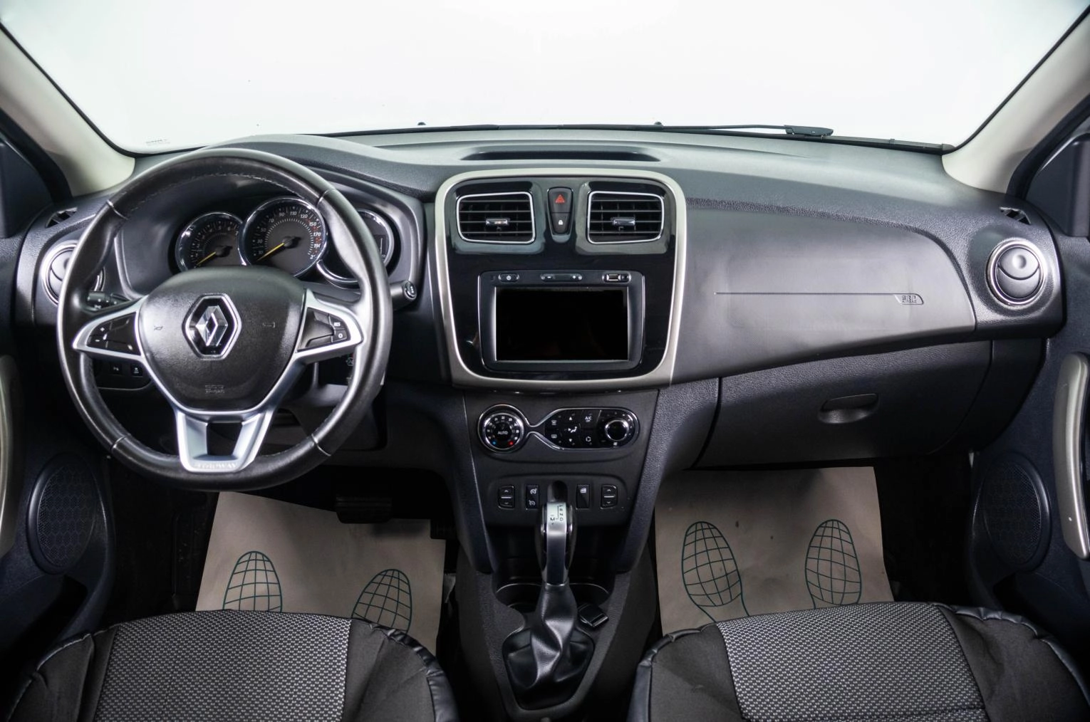Renault Logan Stepway 12 из 22