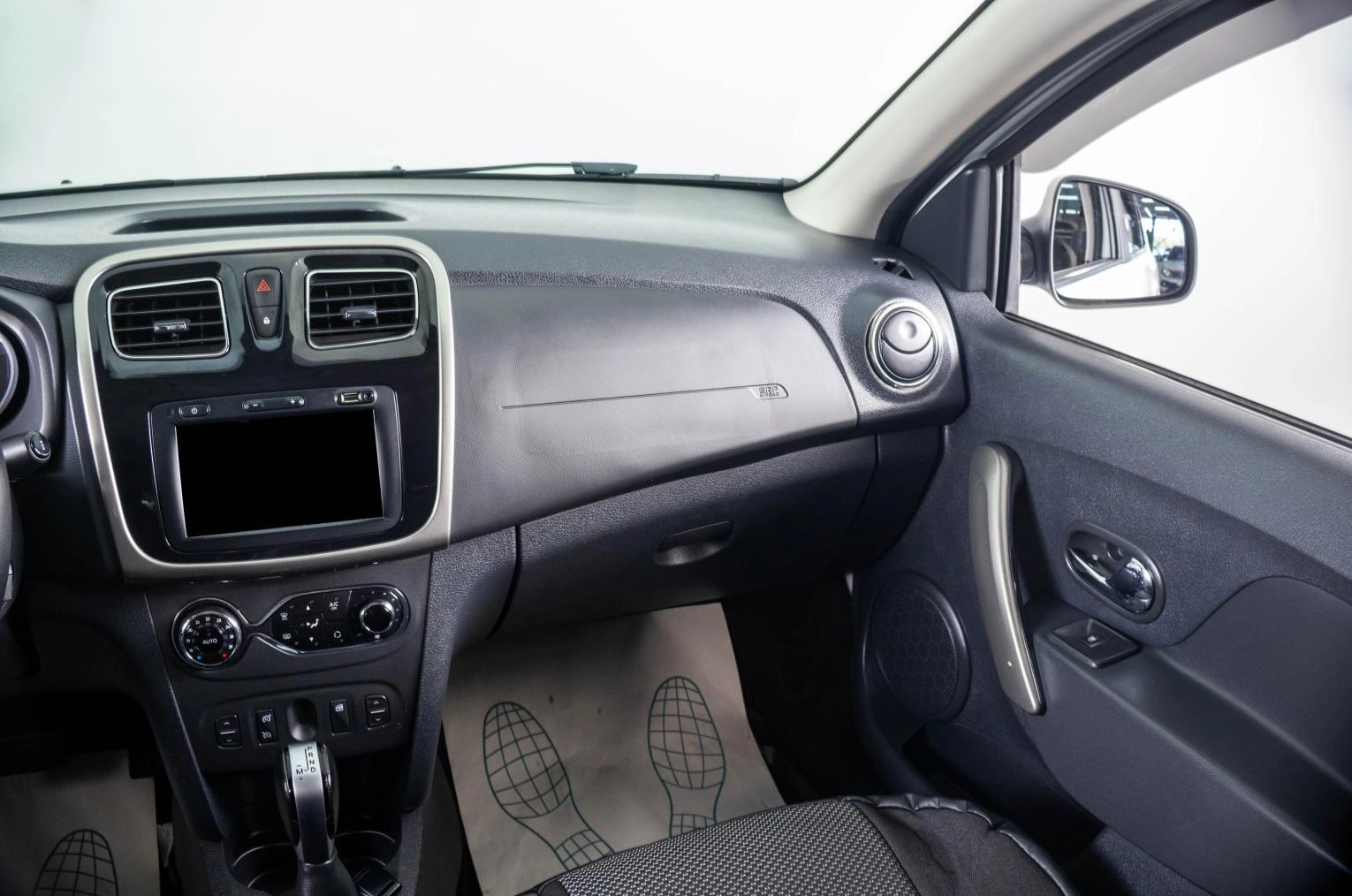 Renault Logan Stepway 13 из 22