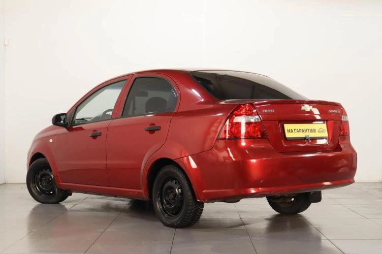 Chevrolet Aveo 4 из 14