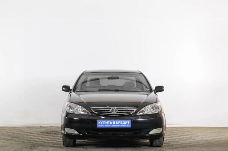 Toyota Camry 2 из 18