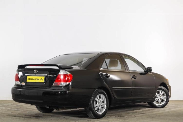 Toyota Camry 6 из 18
