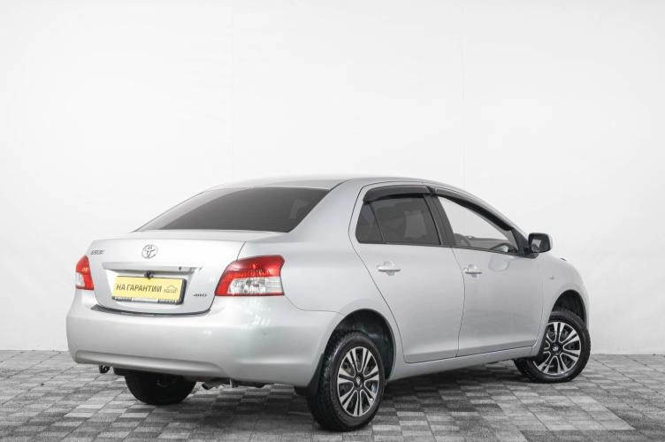 Toyota Belta 6 из 6