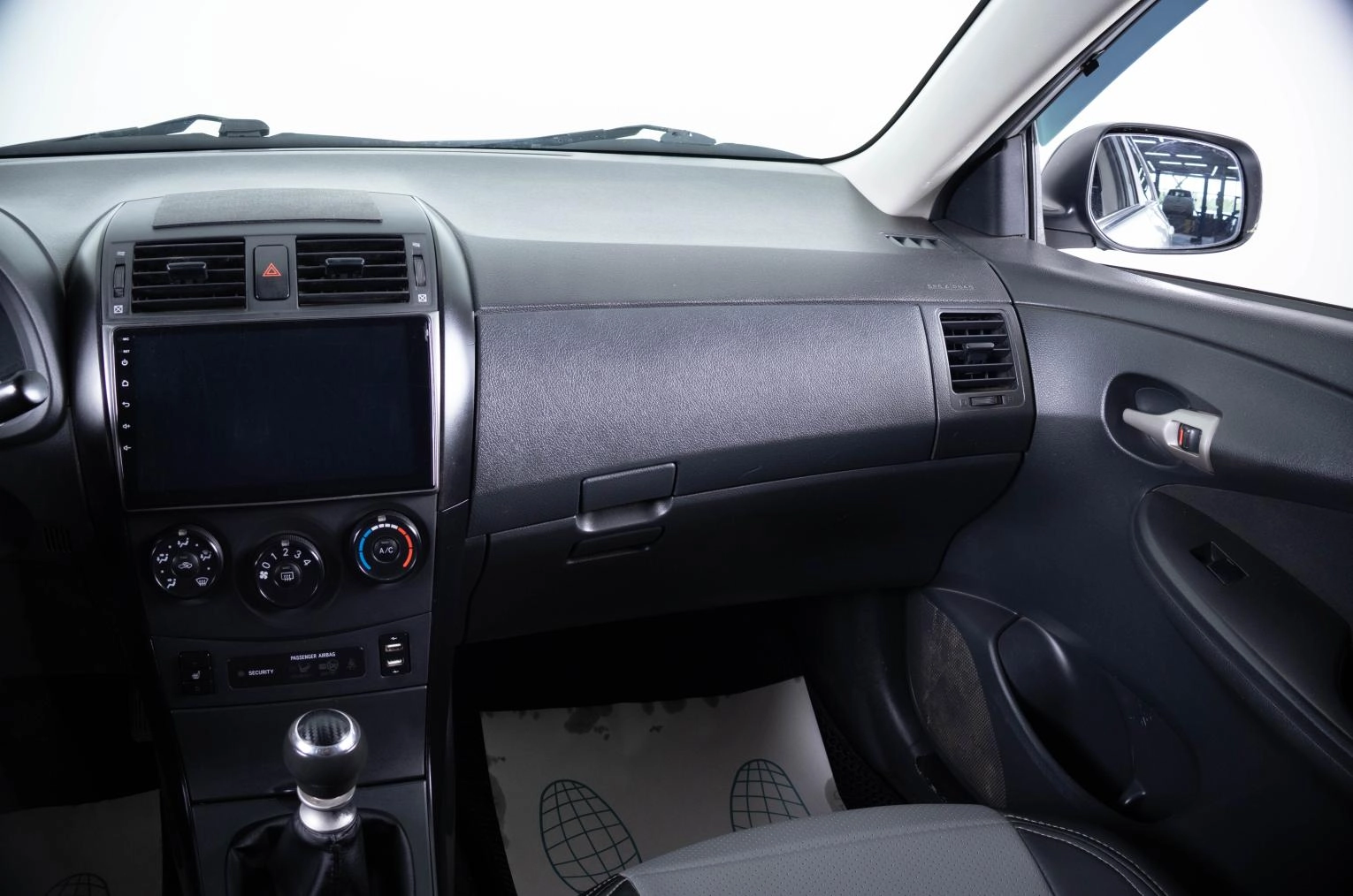 Toyota Corolla 13 из 19
