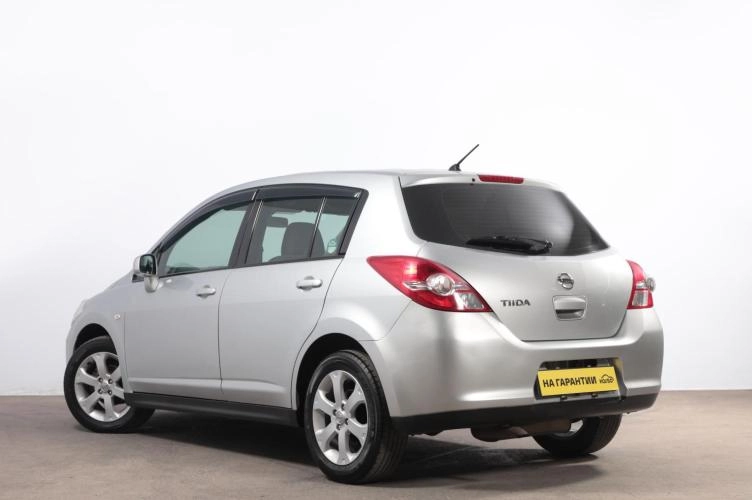 Nissan Tiida 4 из 6