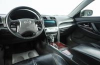Toyota Camry 9 из 18