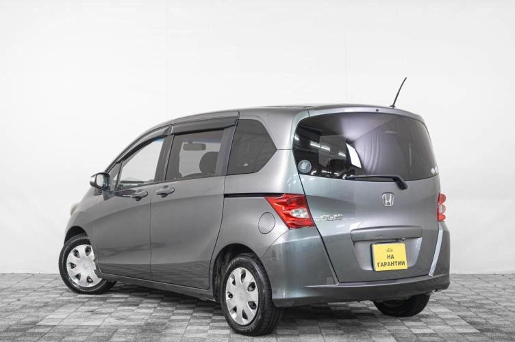 Honda Freed 4 из 19