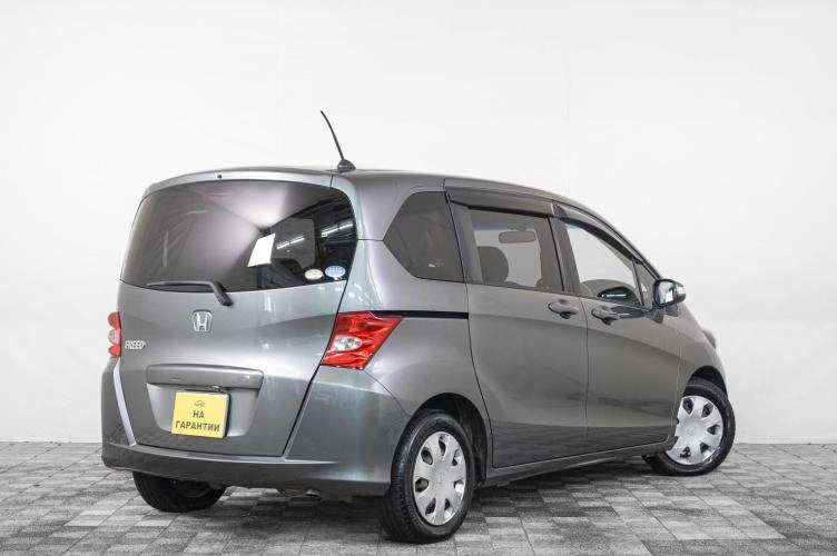 Honda Freed 6 из 19