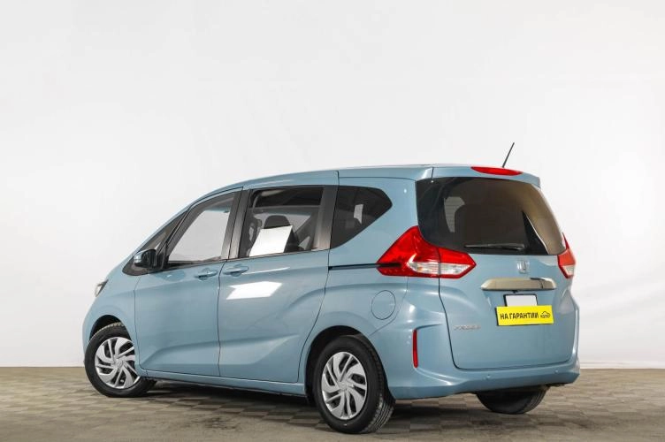 Honda Freed 4 из 6