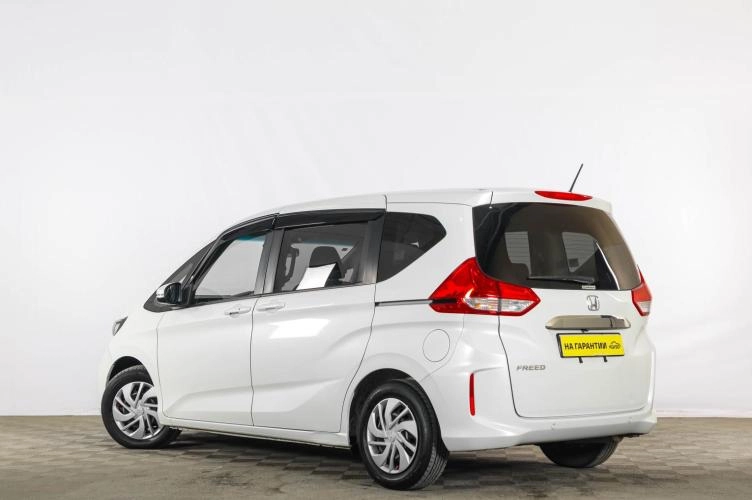 Honda Freed 4 из 6