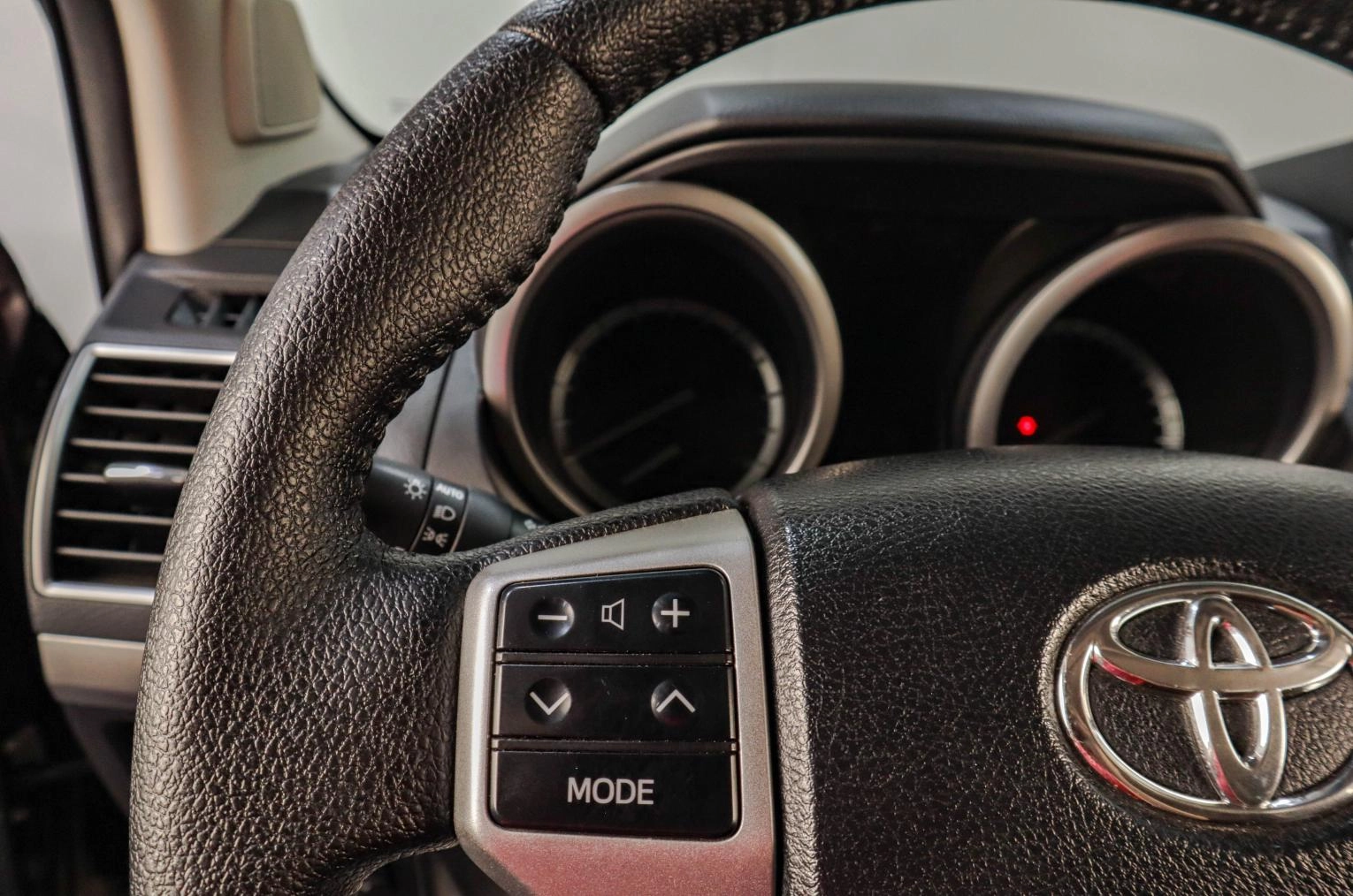 Toyota Land Cruiser Prado 11 из 18
