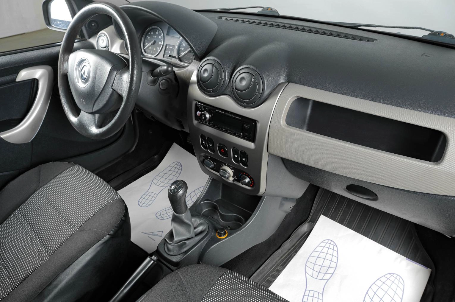 Renault Logan 10 из 15