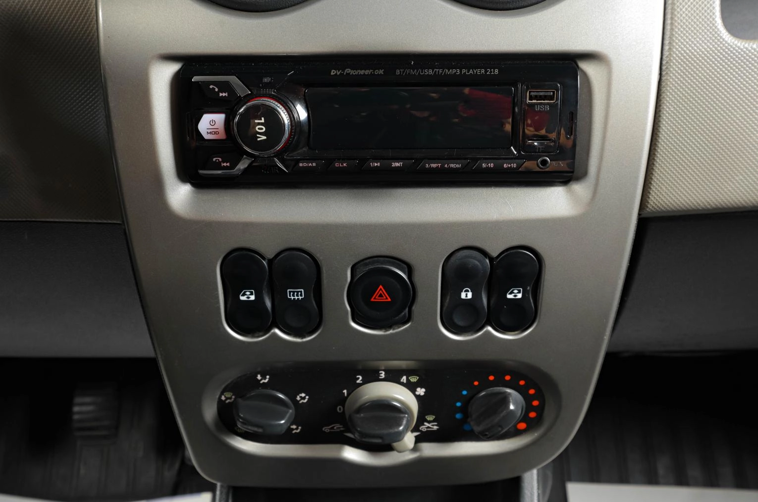 Renault Logan 14 из 15