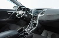 Hyundai Elantra 9 из 18