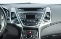 Hyundai Elantra 10 из 18
