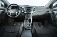 Hyundai Elantra 8 из 18