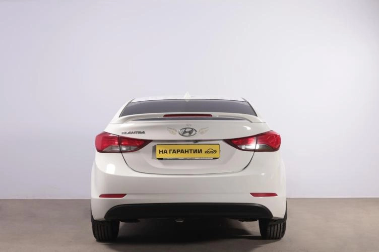 Hyundai Elantra 5 из 6