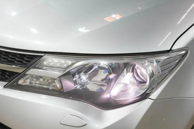 Toyota RAV4 8 из 35