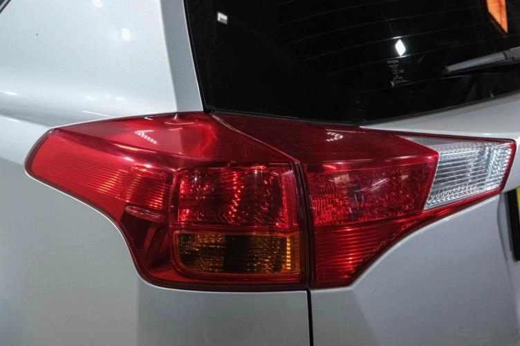 Toyota RAV4 7 из 35