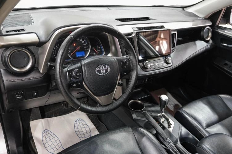 Toyota RAV4 13 из 35