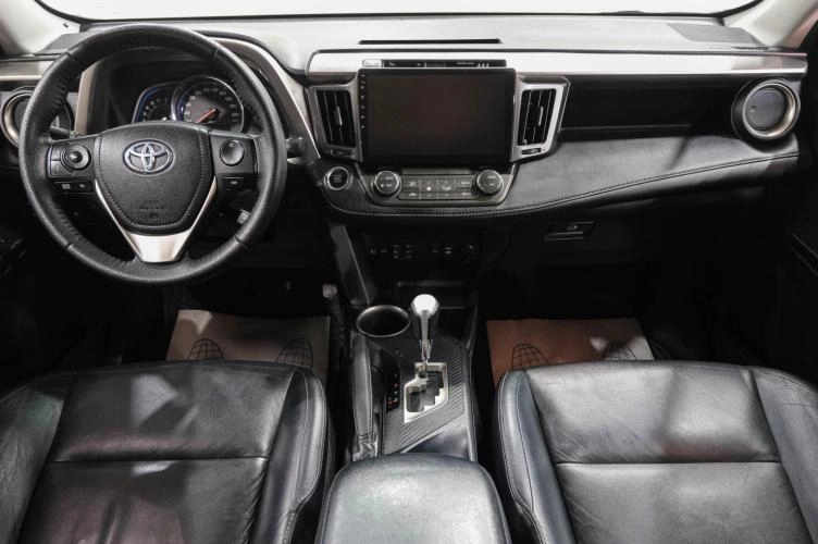Toyota RAV4 17 из 35