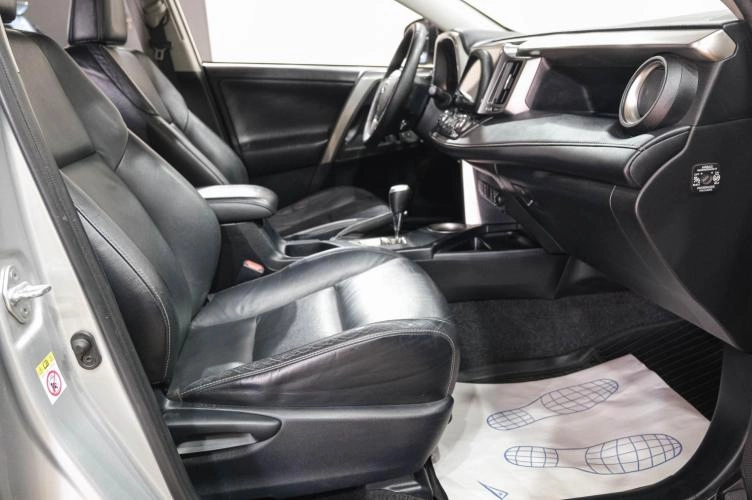 Toyota RAV4 14 из 35