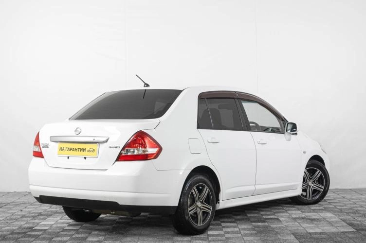 Nissan Tiida Latio 6 из 19