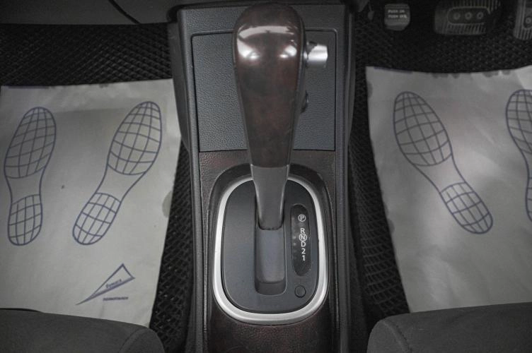 Nissan Tiida Latio 17 из 19
