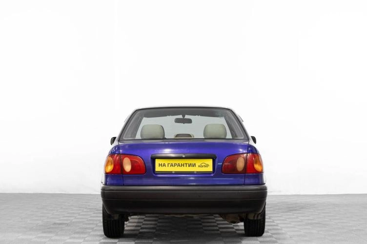 Toyota Corolla 5 из 6