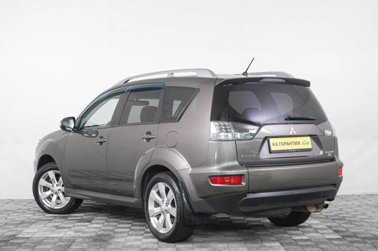 Mitsubishi Outlander 4 из 6