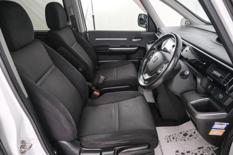 Honda Stepwgn Spada 7 из 22