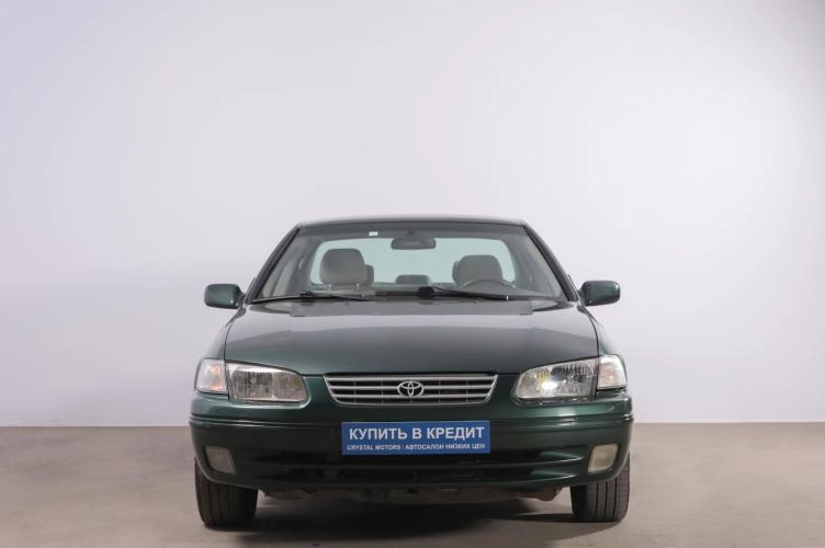 Toyota Camry 2 из 6