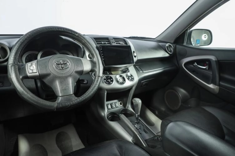Toyota RAV4 7 из 17