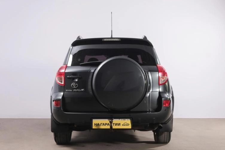 Toyota RAV4 5 из 6