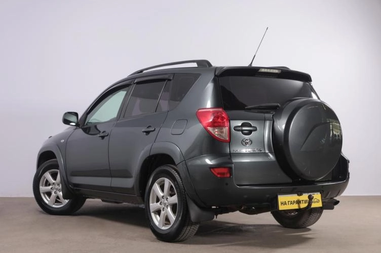 Toyota RAV4 4 из 6