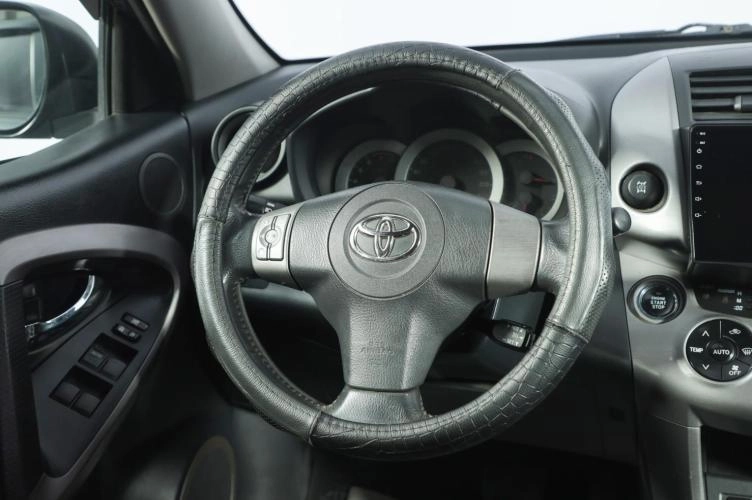 Toyota RAV4 11 из 17