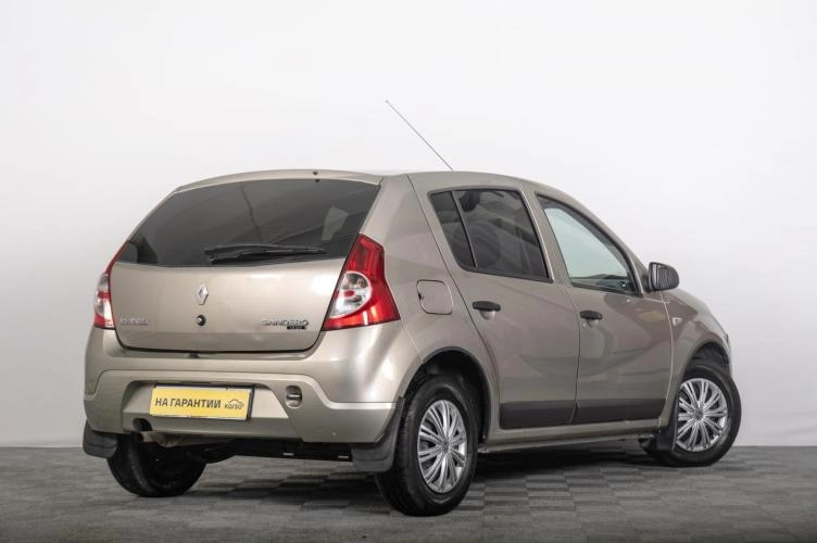 Renault Sandero 6 из 6