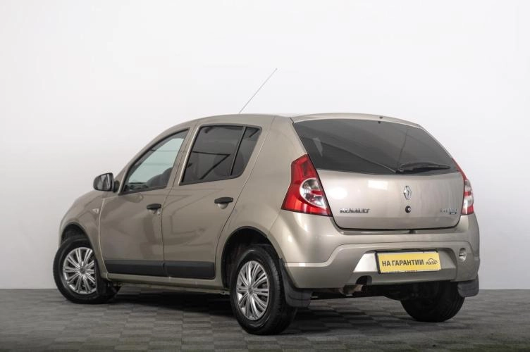 Renault Sandero 5 из 6