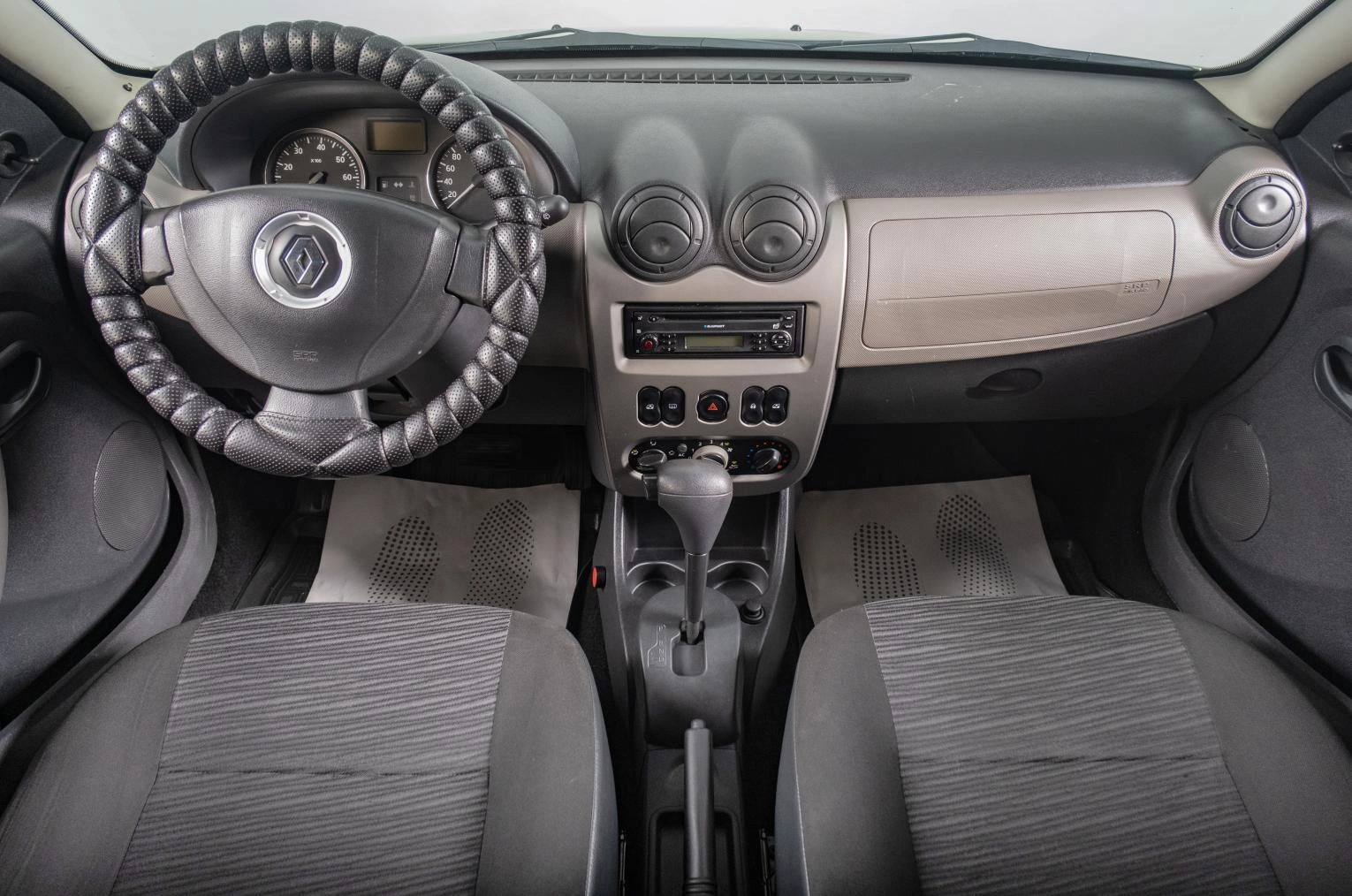 Renault Sandero 10 из 16