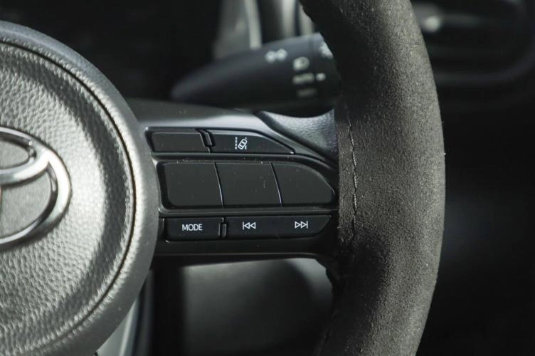 Toyota Yaris 13 из 18