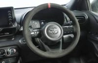 Toyota Yaris 11 из 18