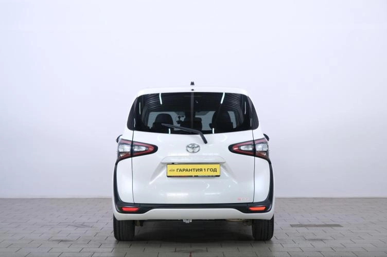 Toyota Sienta 5 из 6