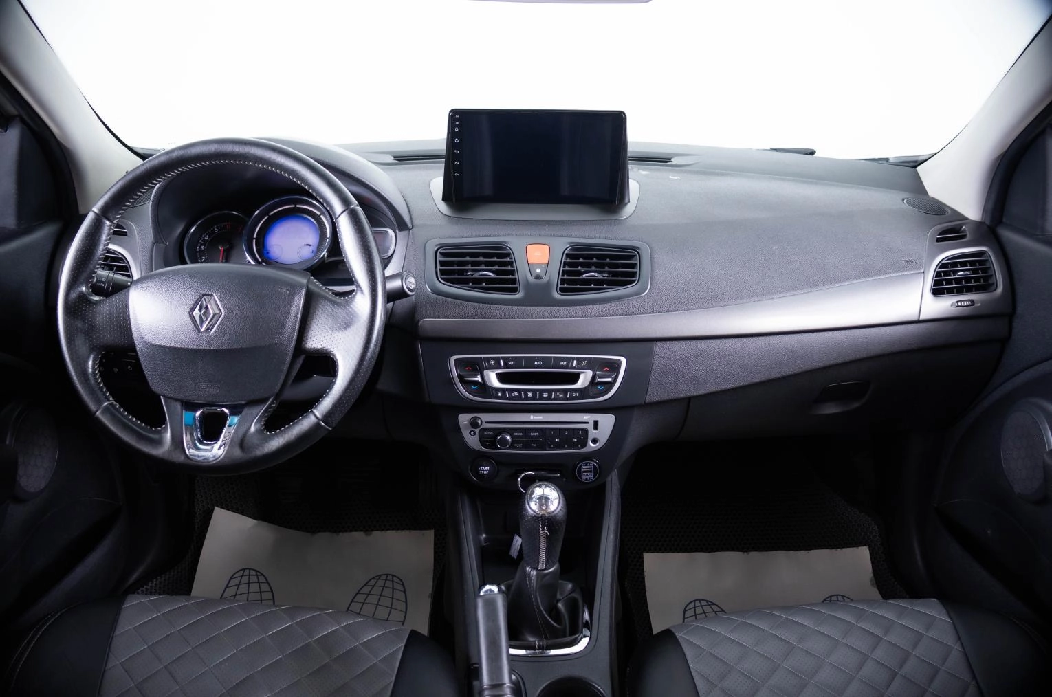 Renault Fluence 12 из 19