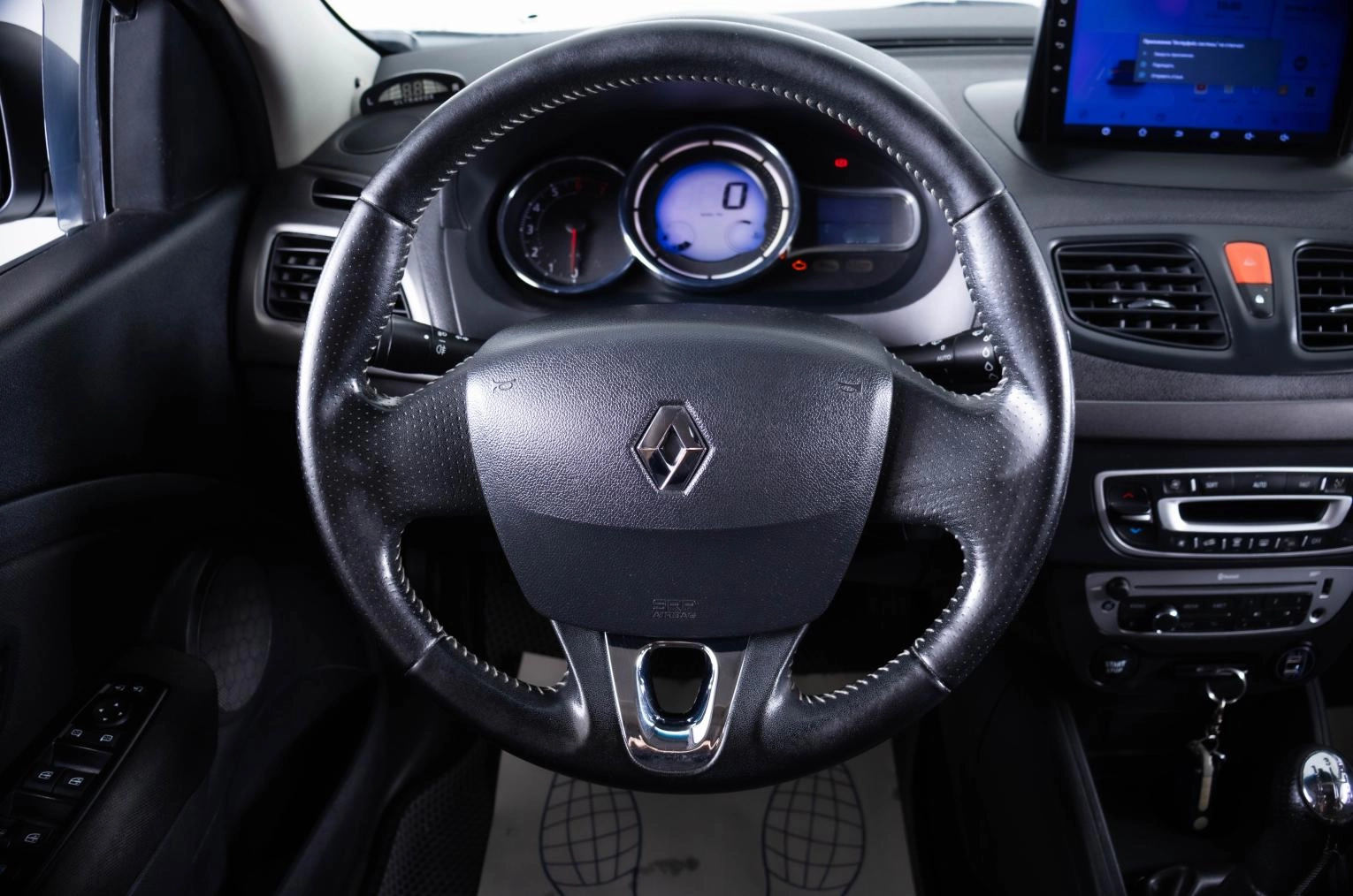 Renault Fluence 14 из 19