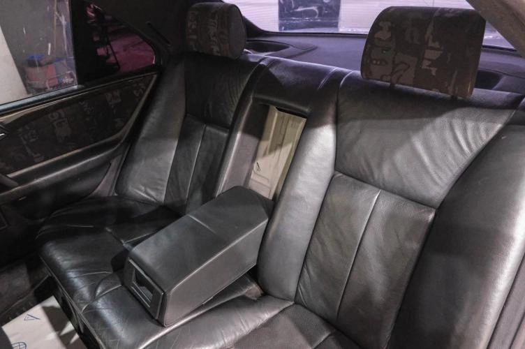 Mercedes-Benz E-класс 27 из 28